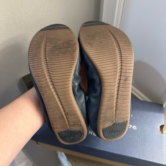 G.H. Bass & Co. flats - Picture 5 of 5